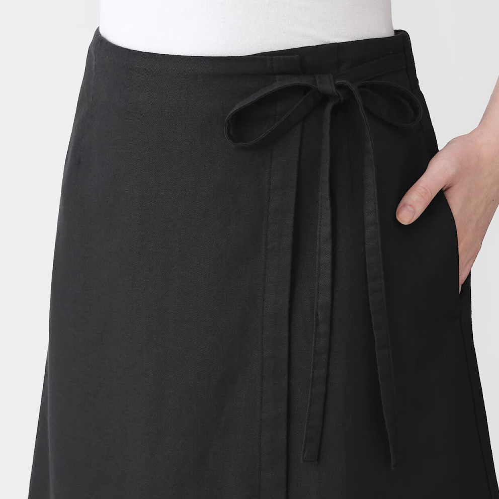 婦人　リネンブレンドツイルラップスカートの着用イメージ